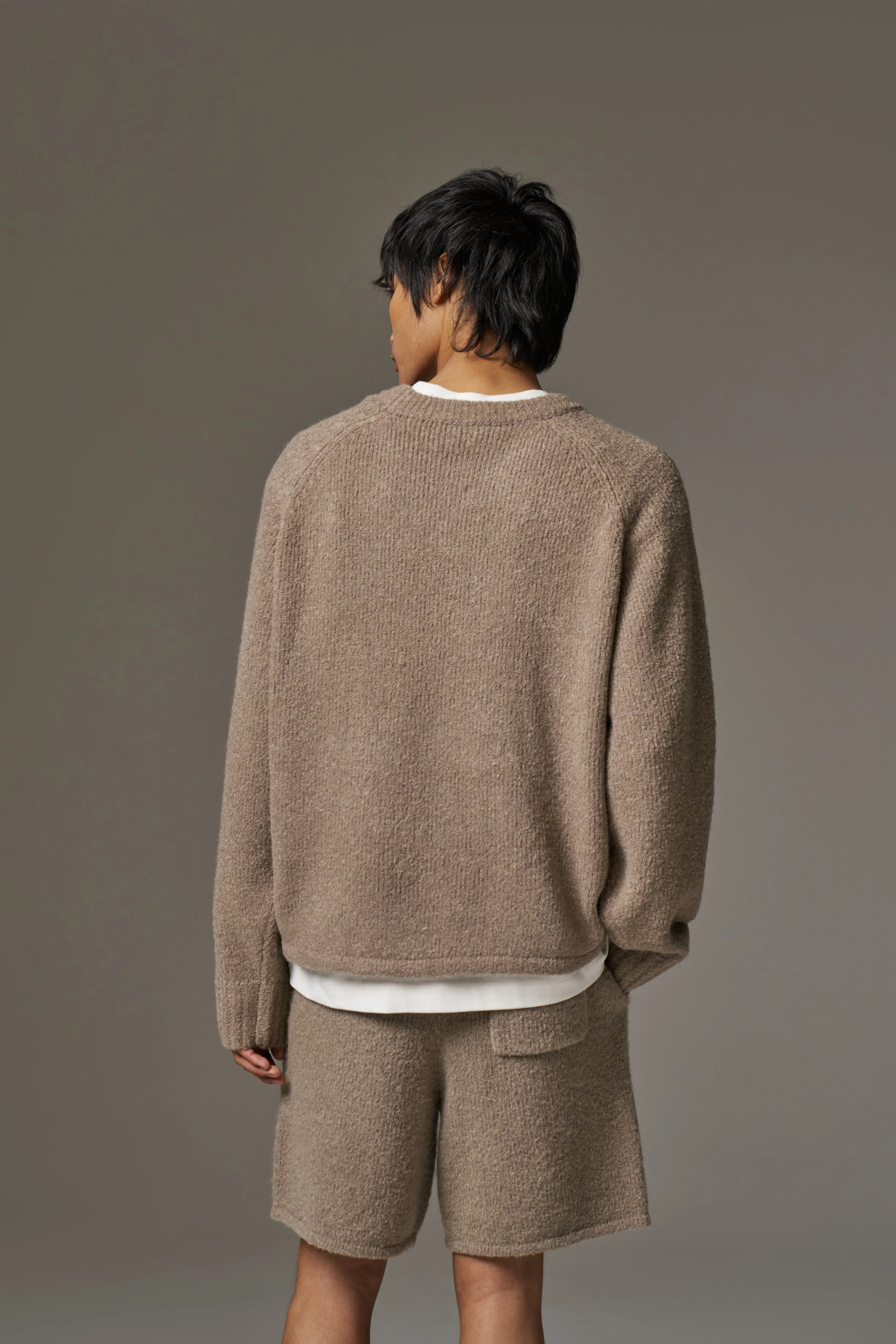 BOUCLE KNIT RAGLAN CREW - BROWN