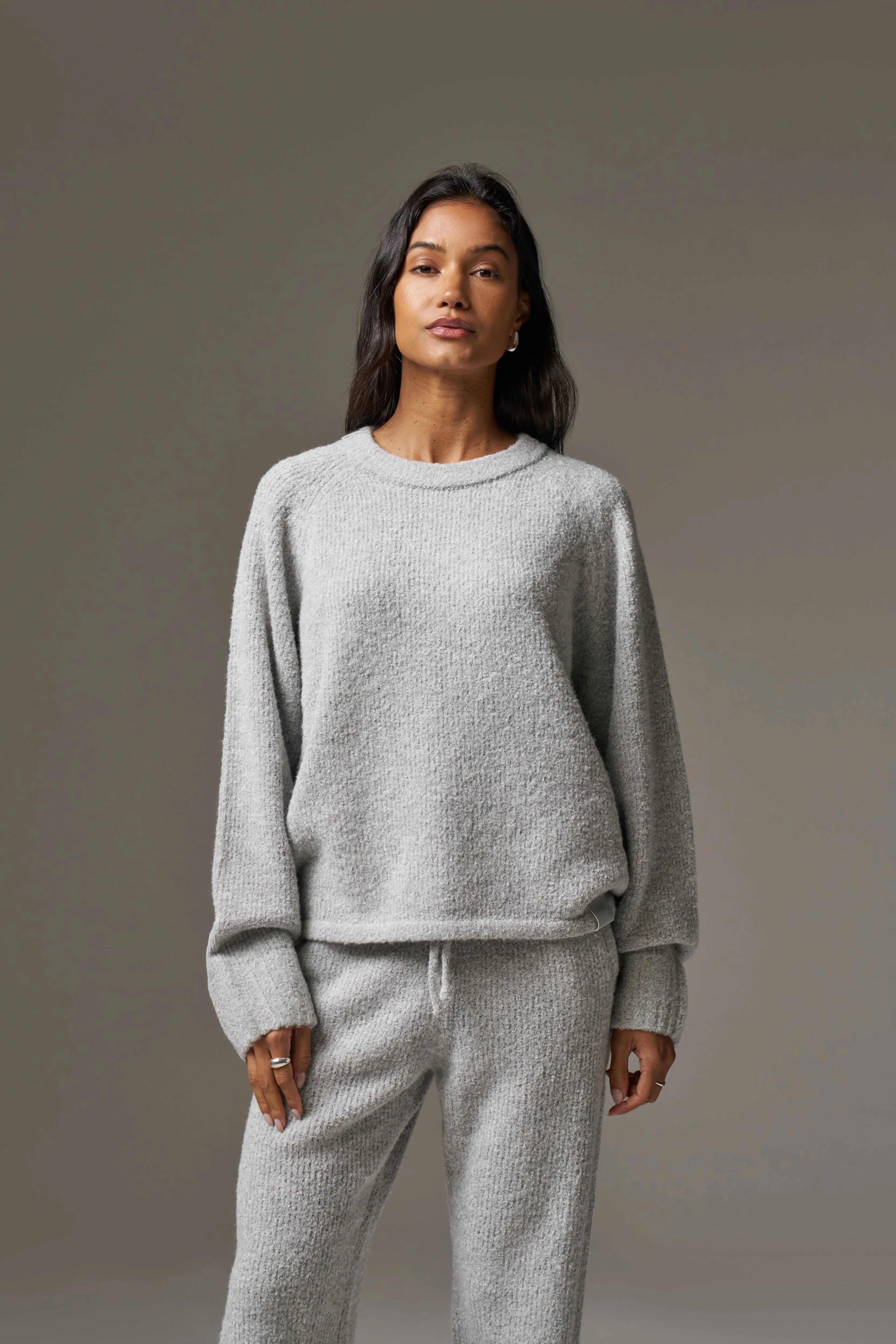 BOUCLE KNIT RAGLAN CREW - GREY MARL