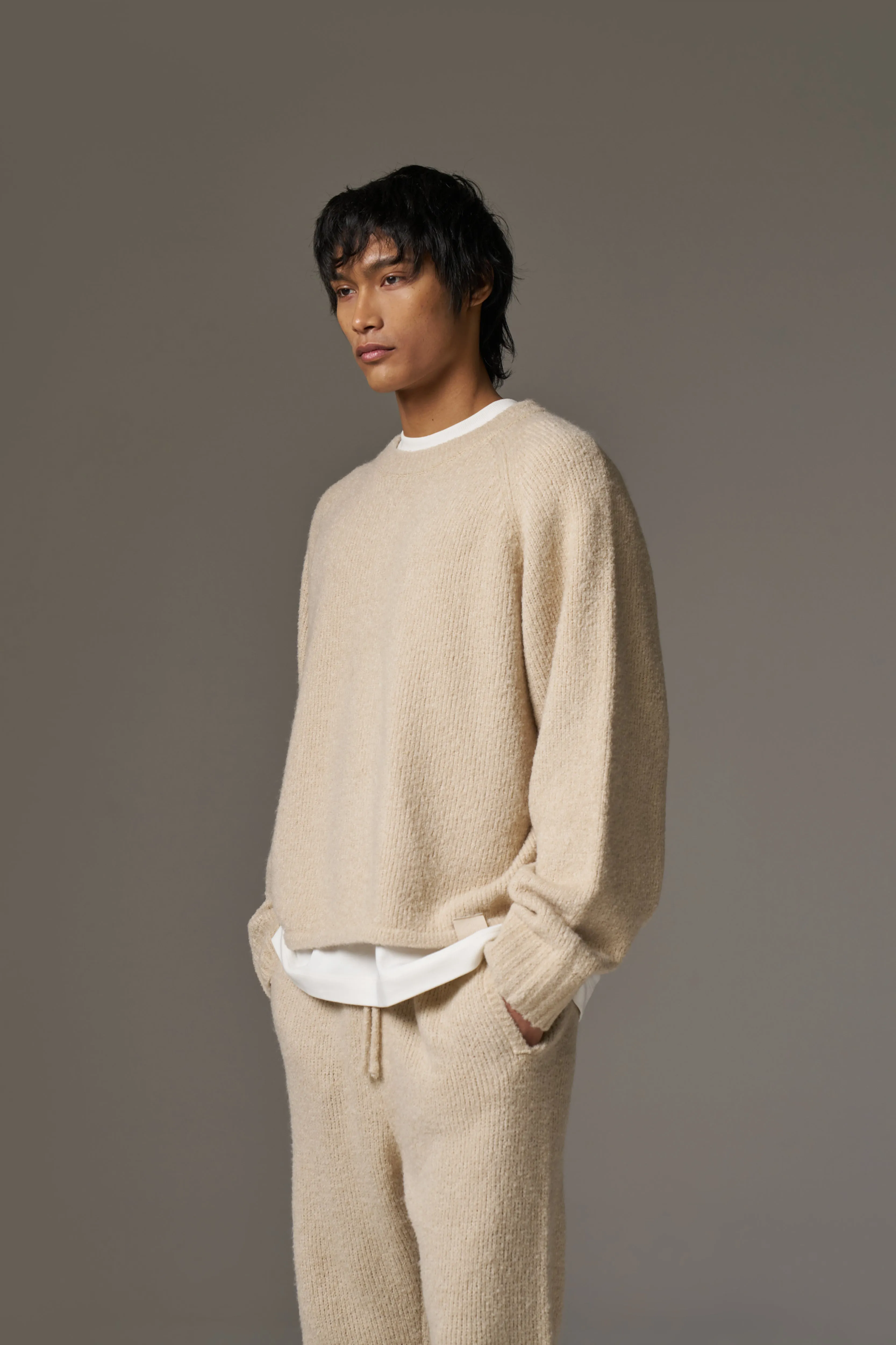 BOUCLE KNIT RAGLAN CREW - STONE
