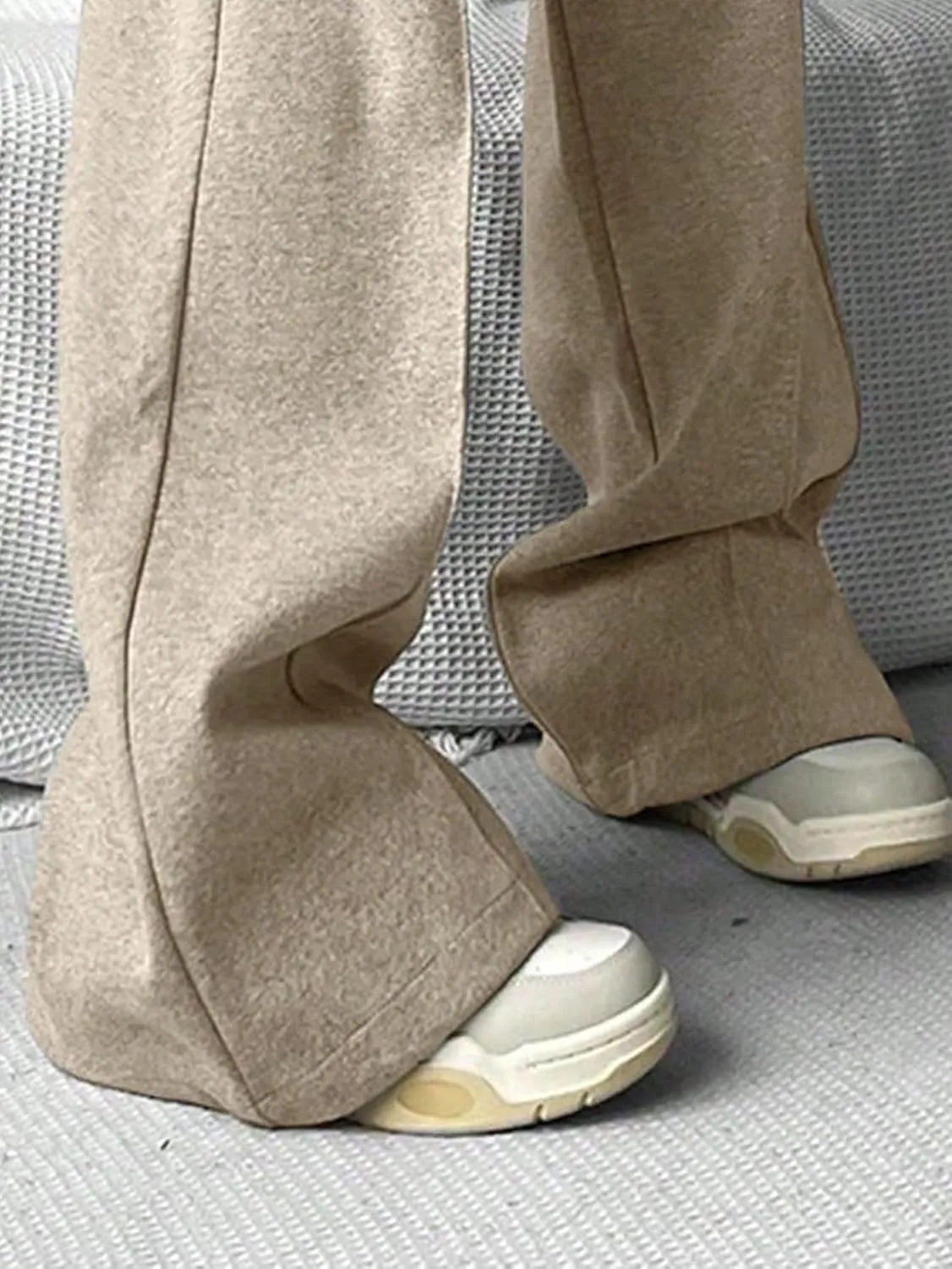 COZYEASE Men's Sweatpants Athletic Drawstring Waist Wide Leg Sweatpants Casual Baggy Pants with Pockets