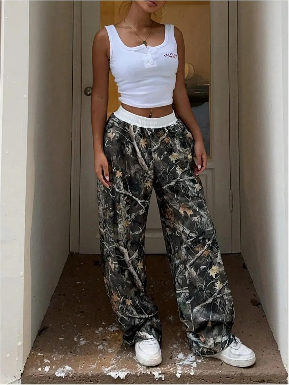 COZYEASE Women's Camo Print Graphic Pants Elastic Waist Wide Leg Sweatpants Streetwear