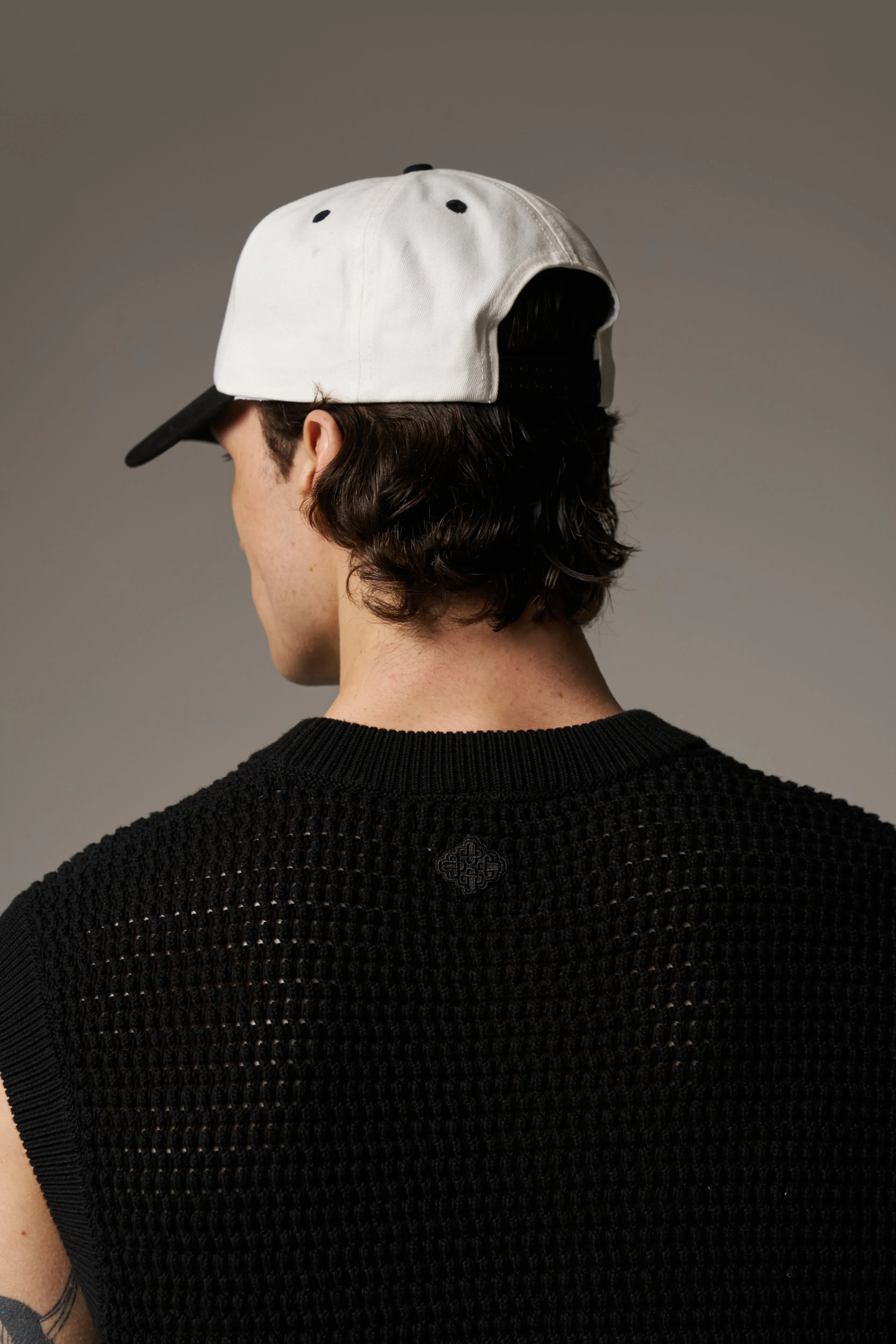 STRIPE CROCHET KNIT VEST - BLACK